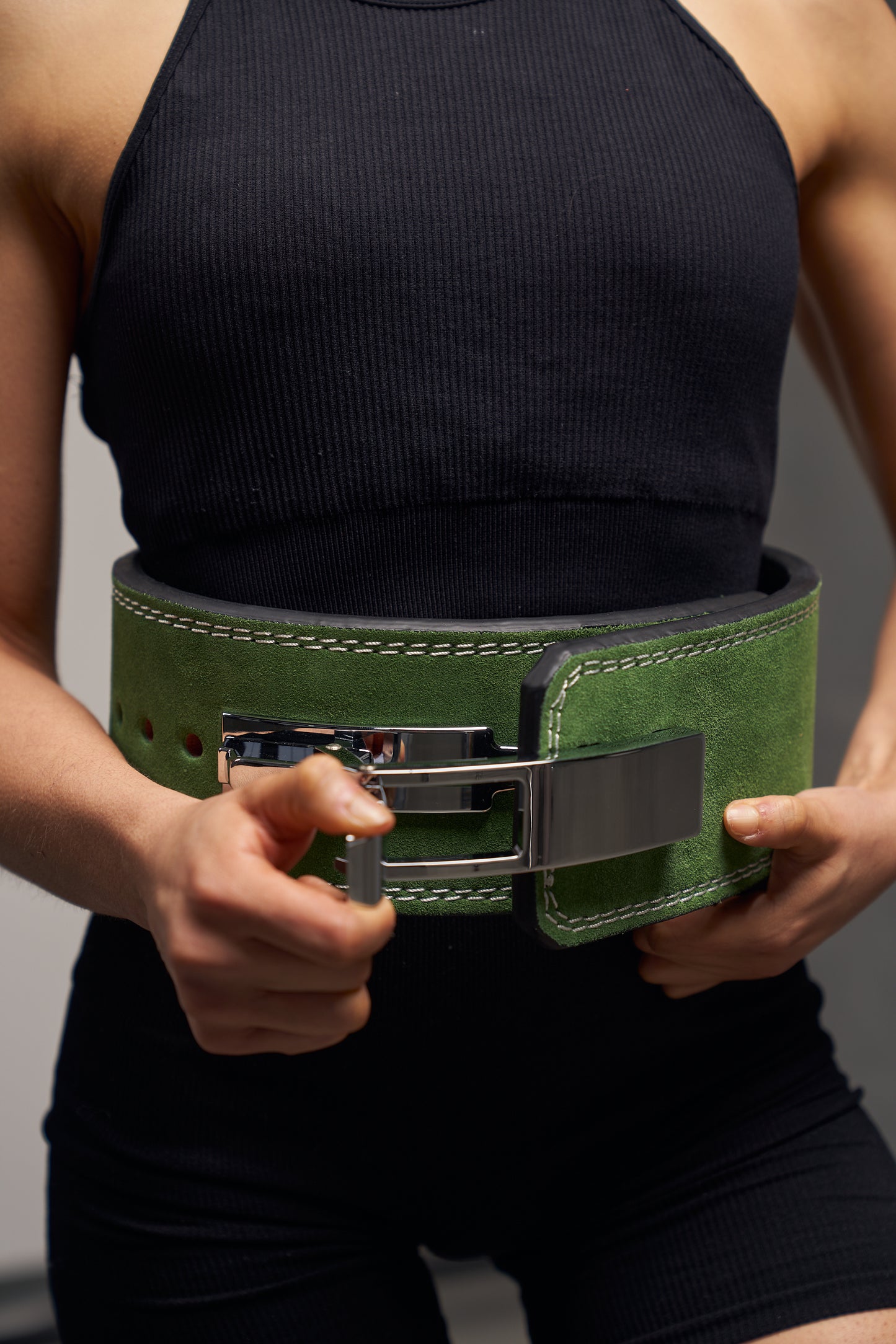 Lever Lifting Belt in Forest